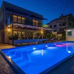 https://apartments-gardelin-superior-2.hotelinzadar.com